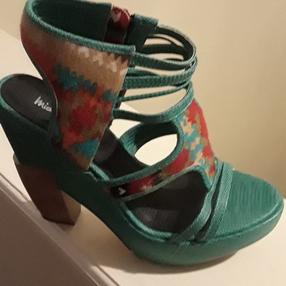 Shoes - Picture 2 of 2